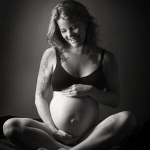 maternity portrait girl sitting